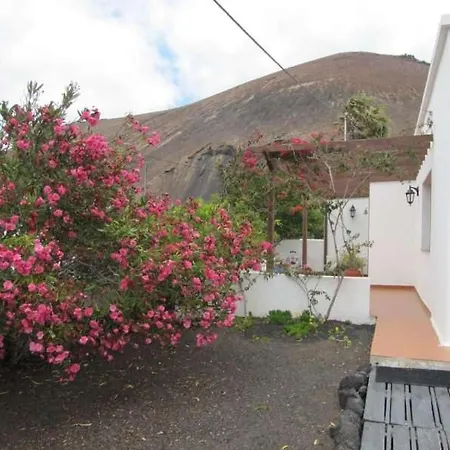 Villa Sleeps 6 Wifi Tahiche