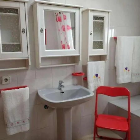 Villa Sleeps 6 Wifi