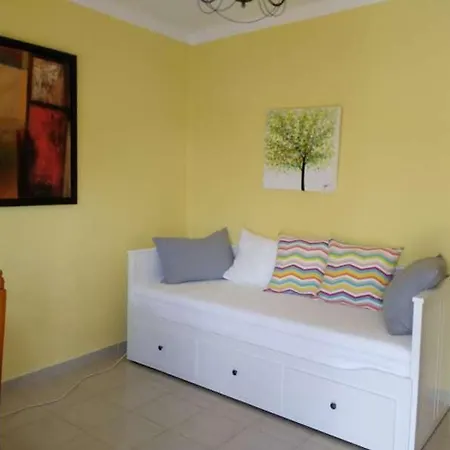 Villa Sleeps 6 Wifi