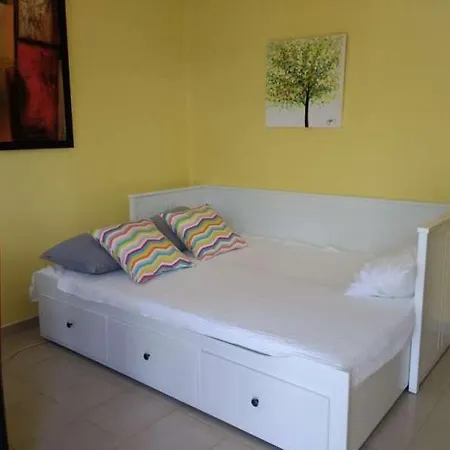 Villa Sleeps 6 Wifi